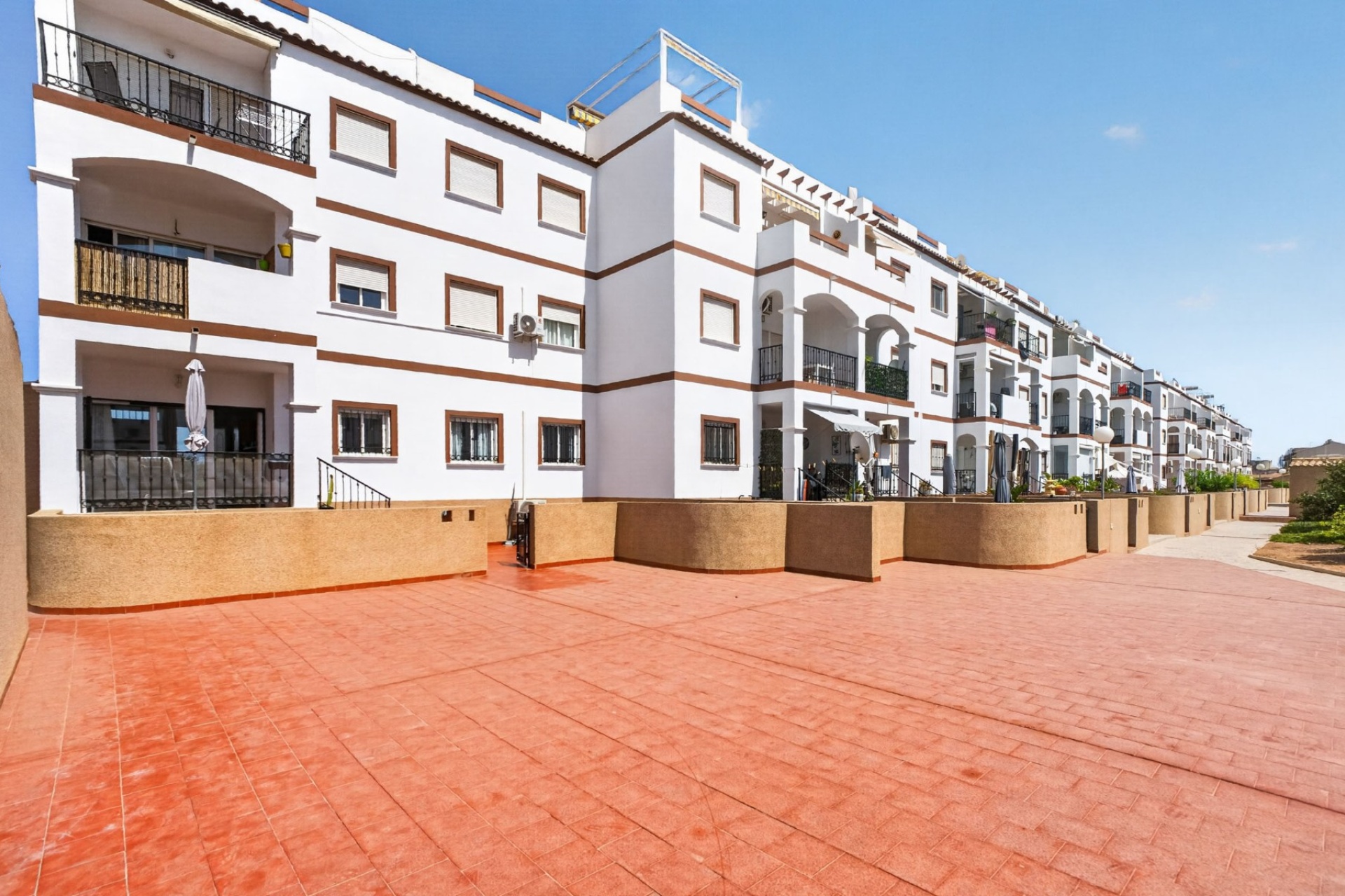 Resale - Apartment / Duplex - Punta Prima