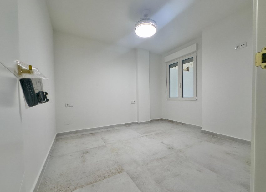 Resale - Apartment / Duplex - Torrevieja - Acequion