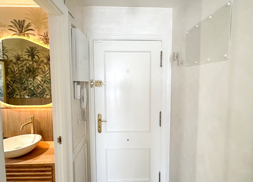 Resale - Apartment / Duplex - Torrevieja - Centro