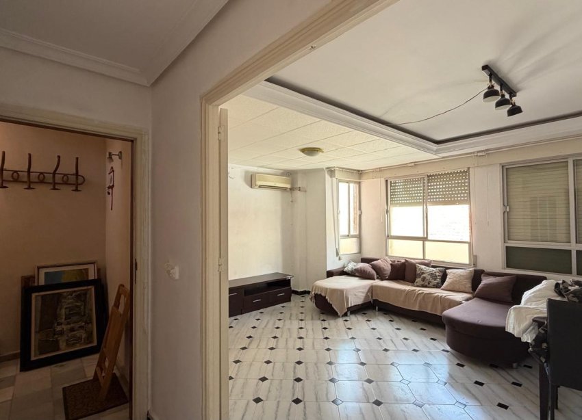 Resale - Apartment / Duplex - Torrevieja - Centro