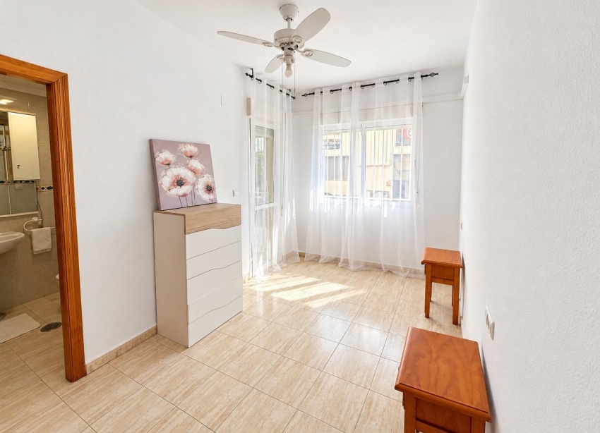 Resale - Apartment / Duplex - Torrevieja - Centro