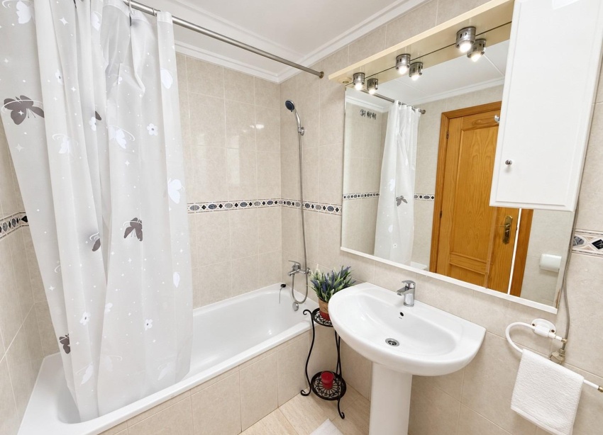 Resale - Apartment / Duplex - Torrevieja - Centro