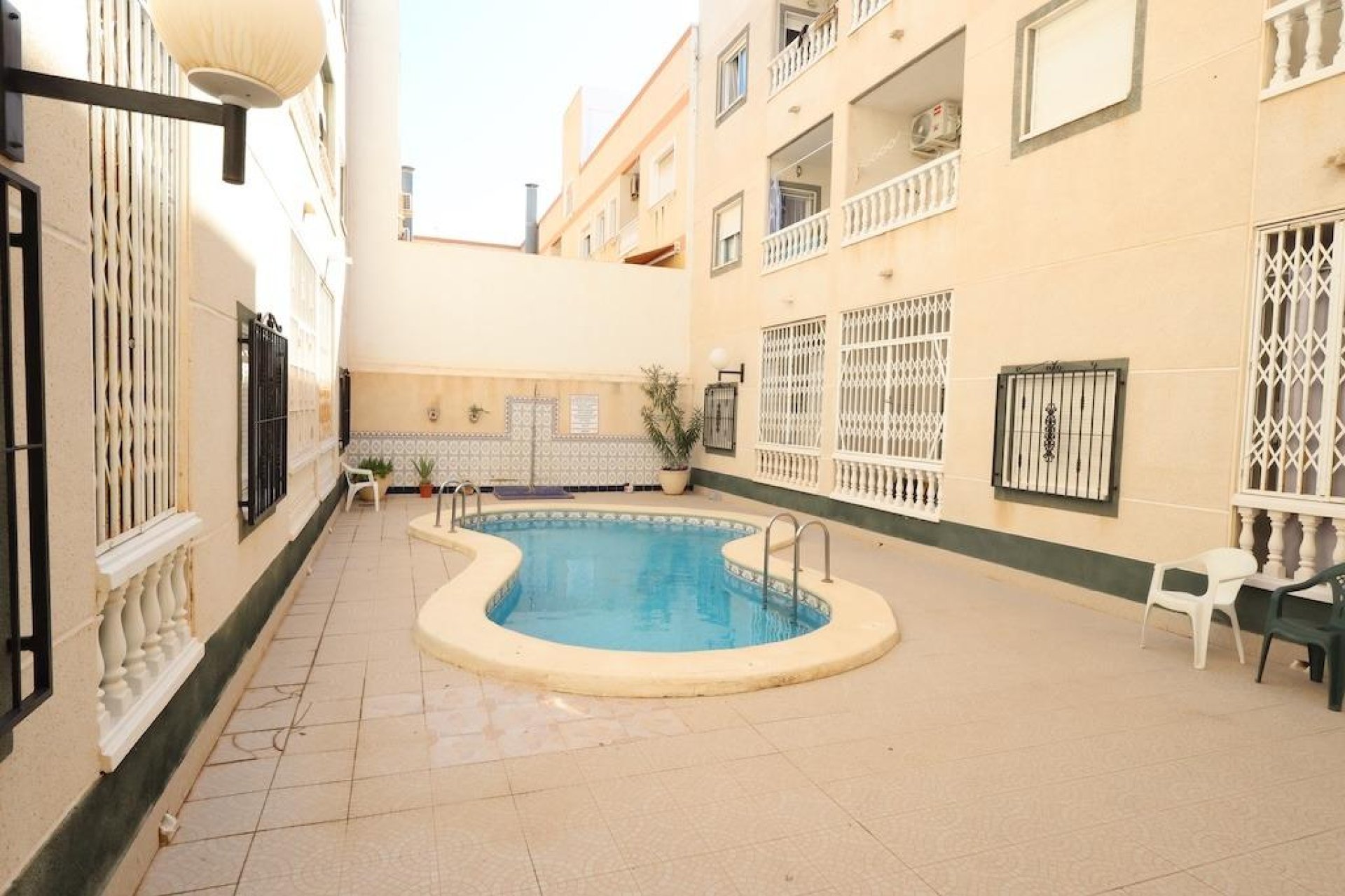 Resale - Apartment / Duplex - Torrevieja - Estacion de autobuses