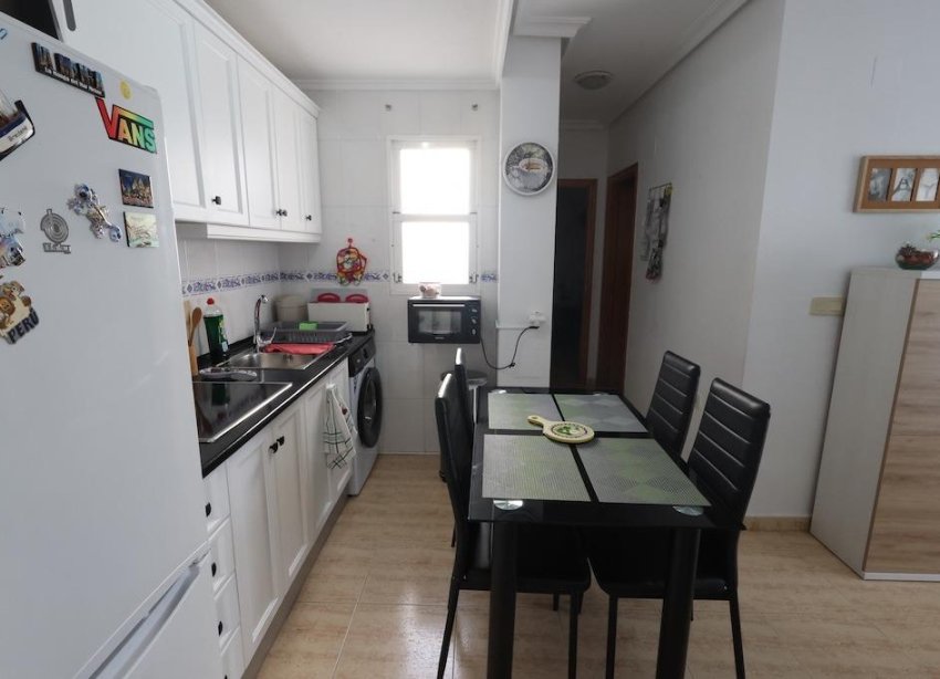 Resale - Apartment / Duplex - Torrevieja - Estacion de autobuses