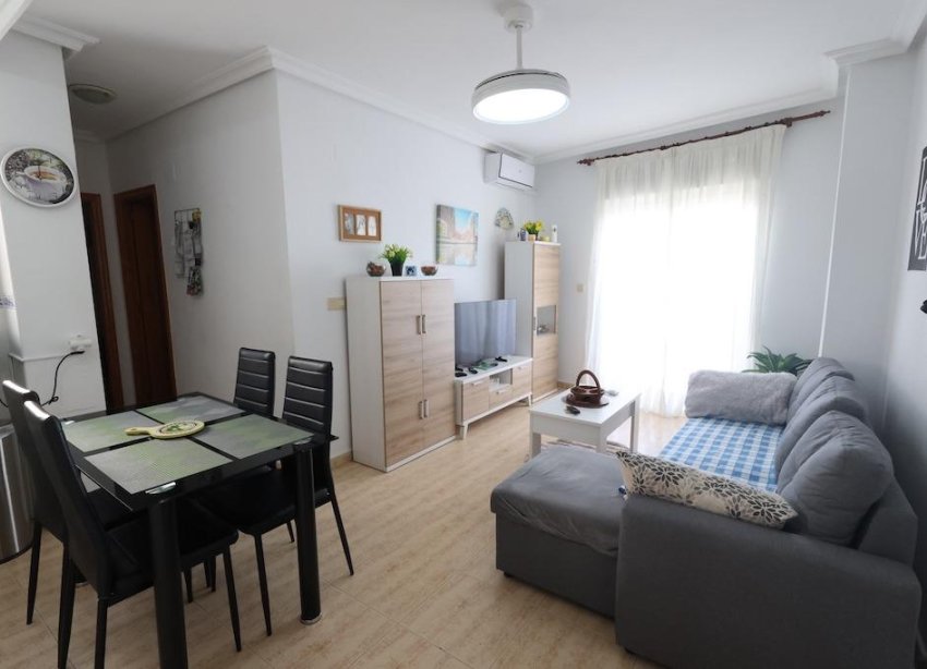 Resale - Apartment / Duplex - Torrevieja - Estacion de autobuses