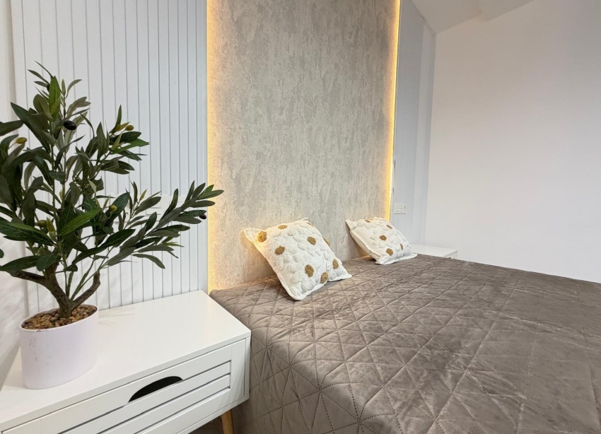 Resale - Apartment / Duplex - Torrevieja - Estacion de autobuses