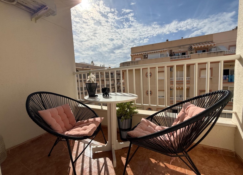 Resale - Apartment / Duplex - Torrevieja - Estacion de autobuses