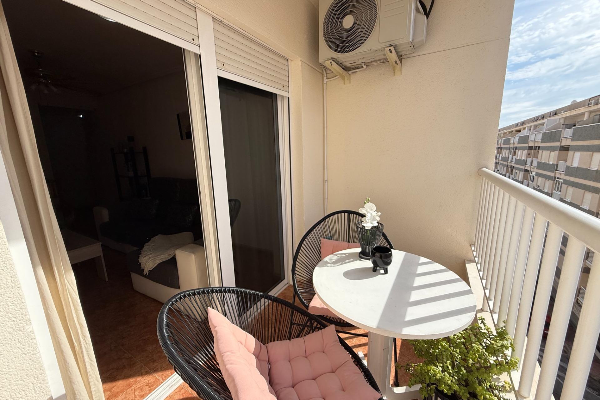 Resale - Apartment / Duplex - Torrevieja - Estacion de autobuses