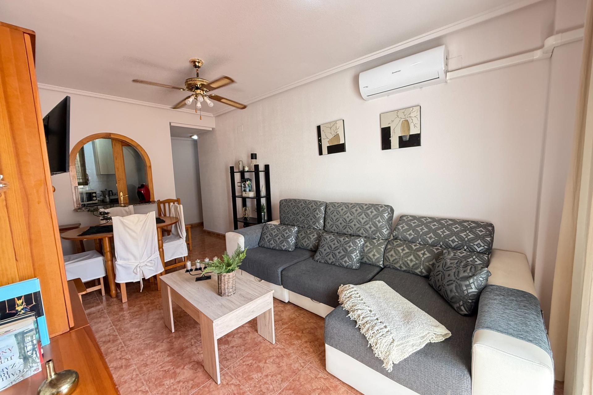 Resale - Apartment / Duplex - Torrevieja - Estacion de autobuses