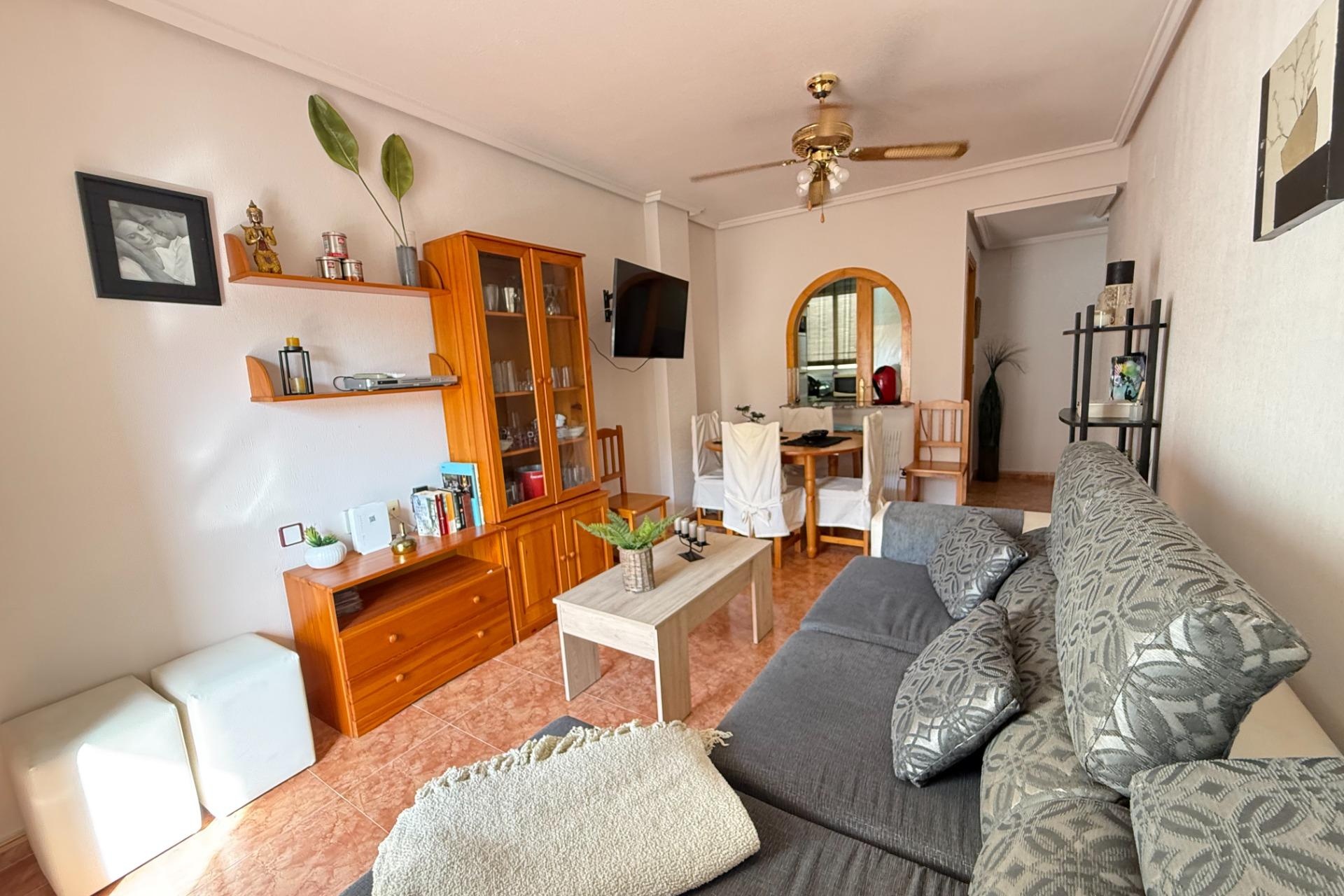 Resale - Apartment / Duplex - Torrevieja - Estacion de autobuses