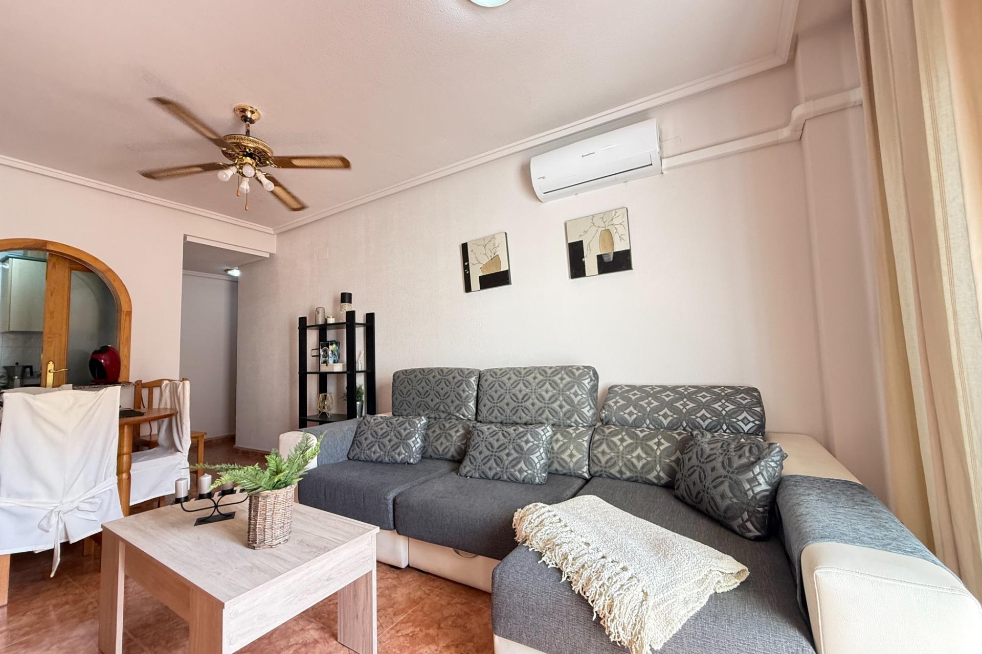 Resale - Apartment / Duplex - Torrevieja - Estacion de autobuses