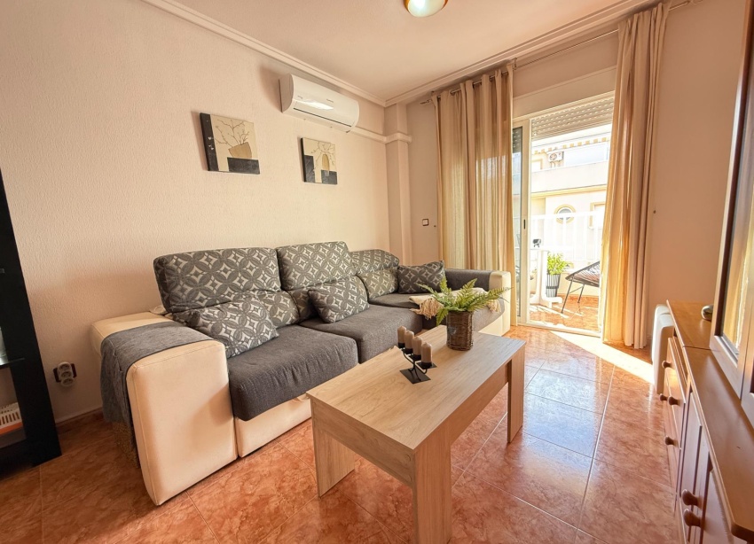 Resale - Apartment / Duplex - Torrevieja - Estacion de autobuses