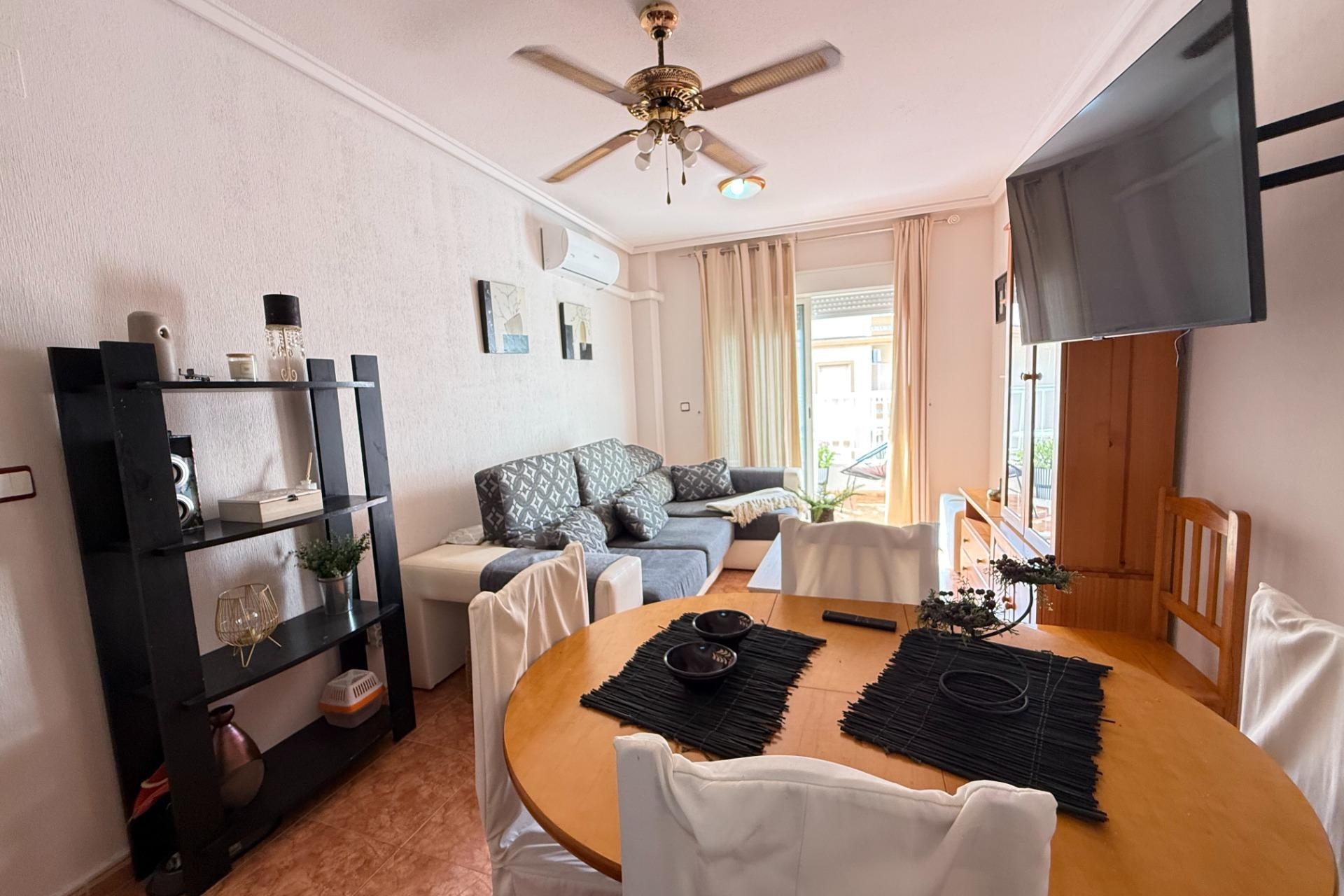 Resale - Apartment / Duplex - Torrevieja - Estacion de autobuses