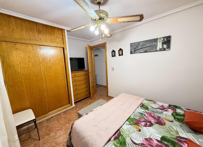 Resale - Apartment / Duplex - Torrevieja - Estacion de autobuses