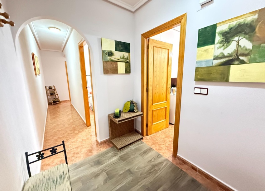 Resale - Apartment / Duplex - Torrevieja - Estacion de autobuses