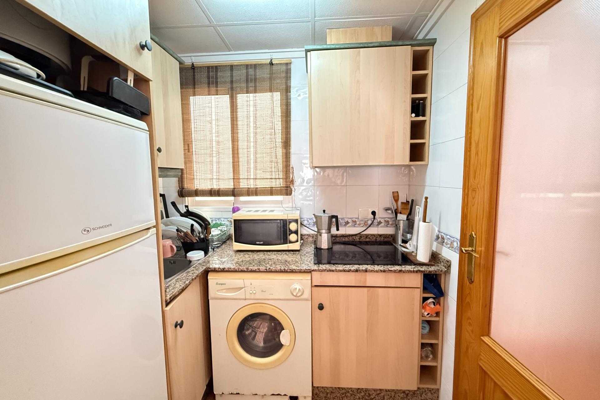 Resale - Apartment / Duplex - Torrevieja - Estacion de autobuses