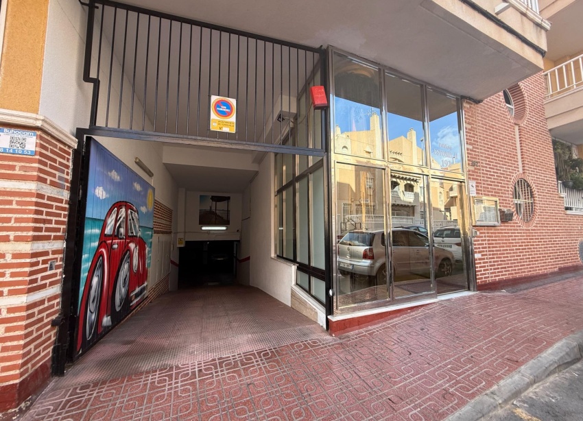 Resale - Apartment / Duplex - Torrevieja - Estacion de autobuses
