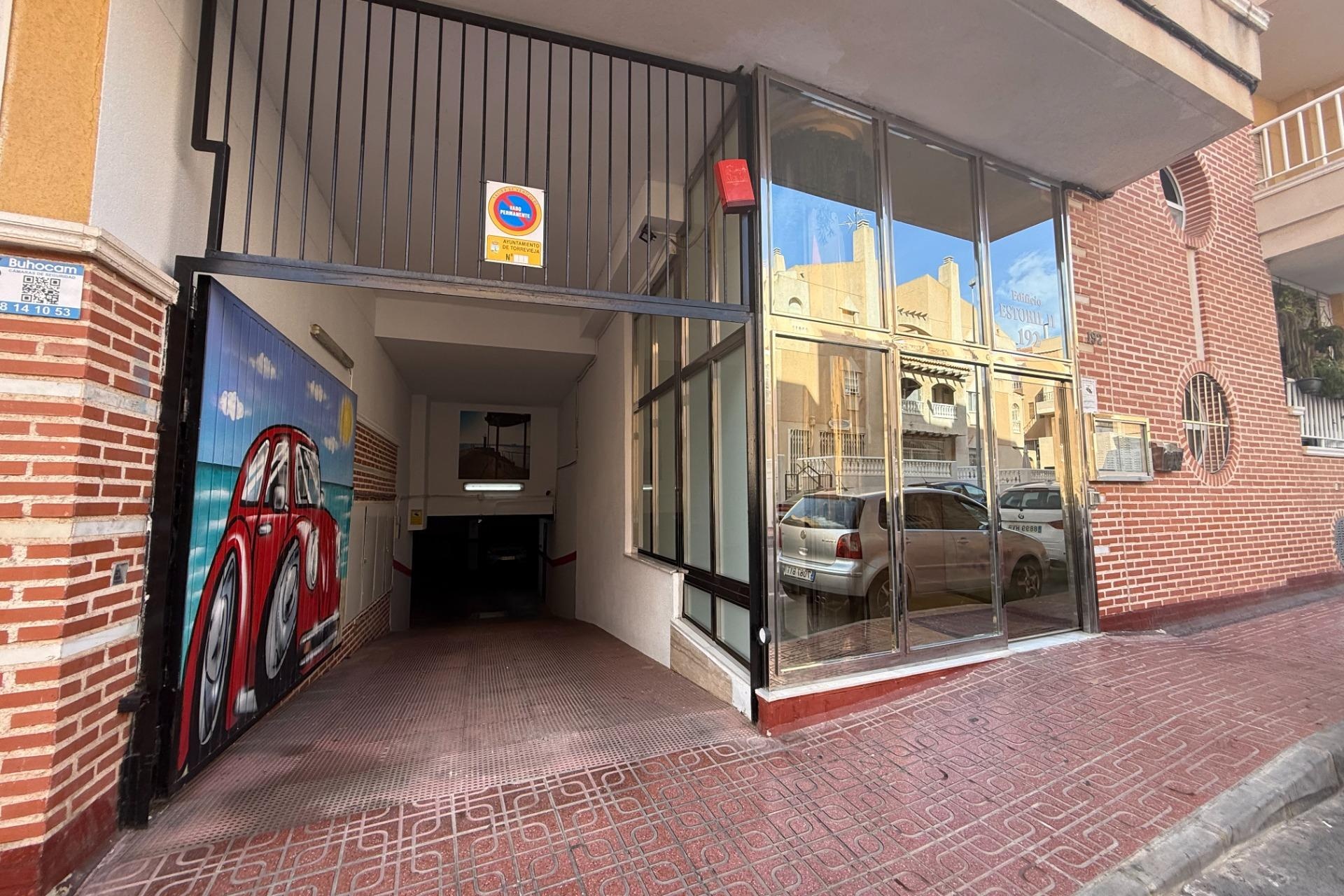 Resale - Apartment / Duplex - Torrevieja - Estacion de autobuses