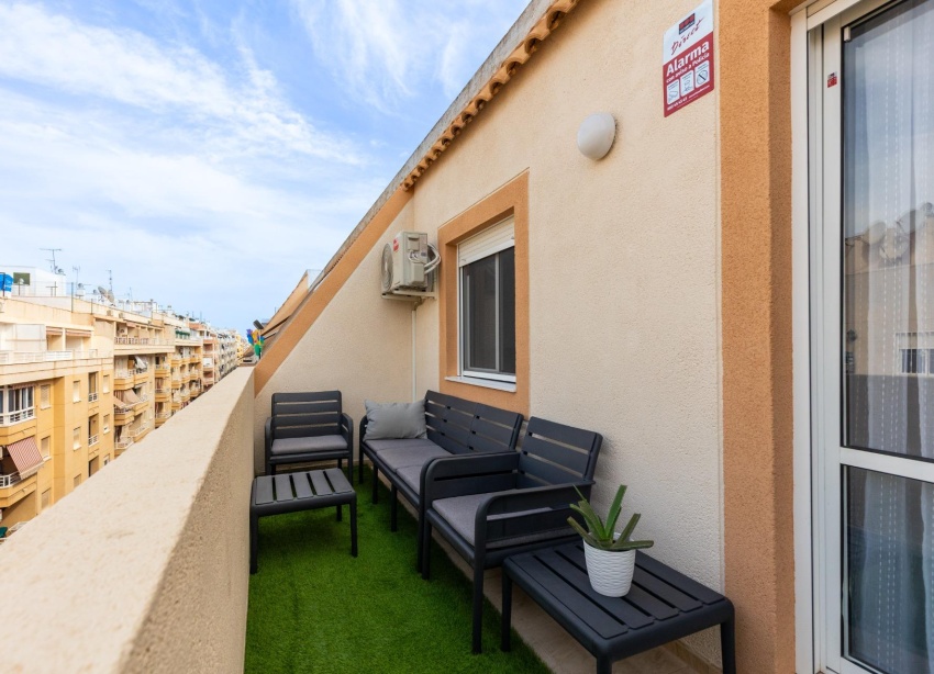 Resale - Apartment / Duplex - Torrevieja - Estacion de autobuses