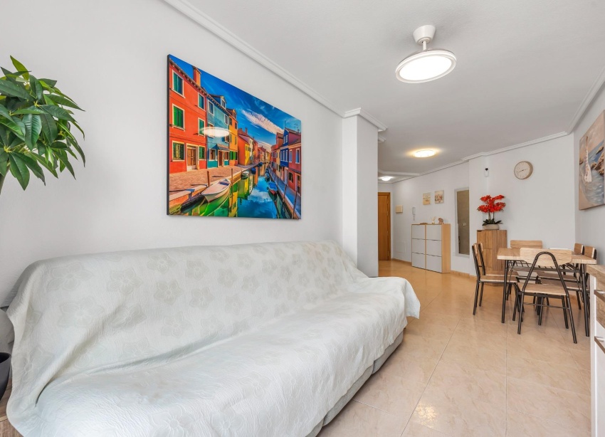 Resale - Apartment / Duplex - Torrevieja - Estacion de autobuses