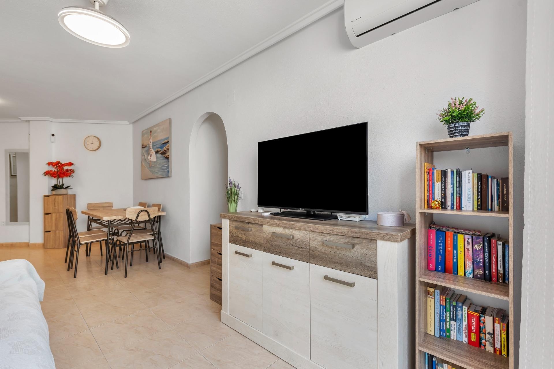 Resale - Apartment / Duplex - Torrevieja - Estacion de autobuses