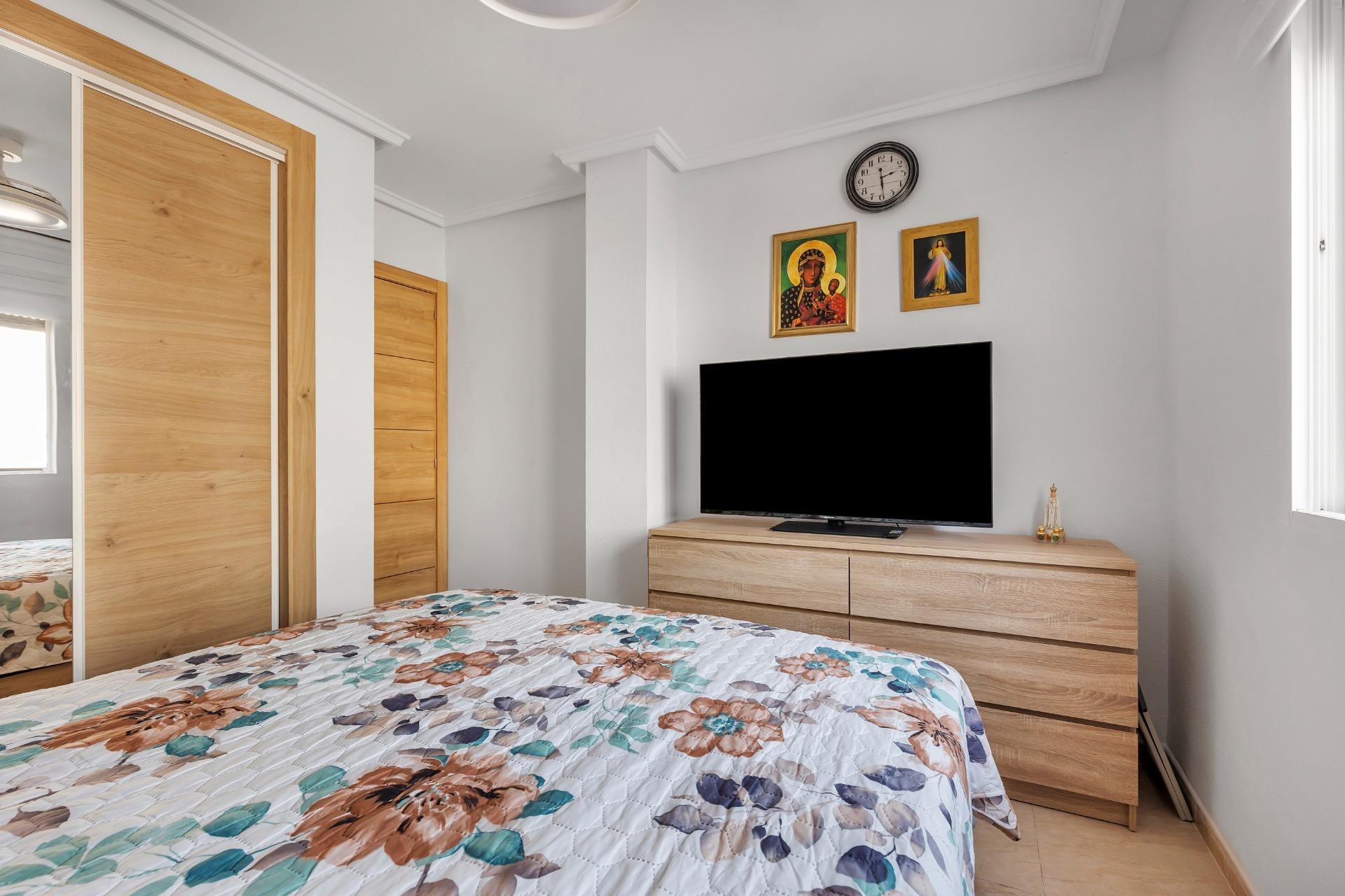 Resale - Apartment / Duplex - Torrevieja - Estacion de autobuses