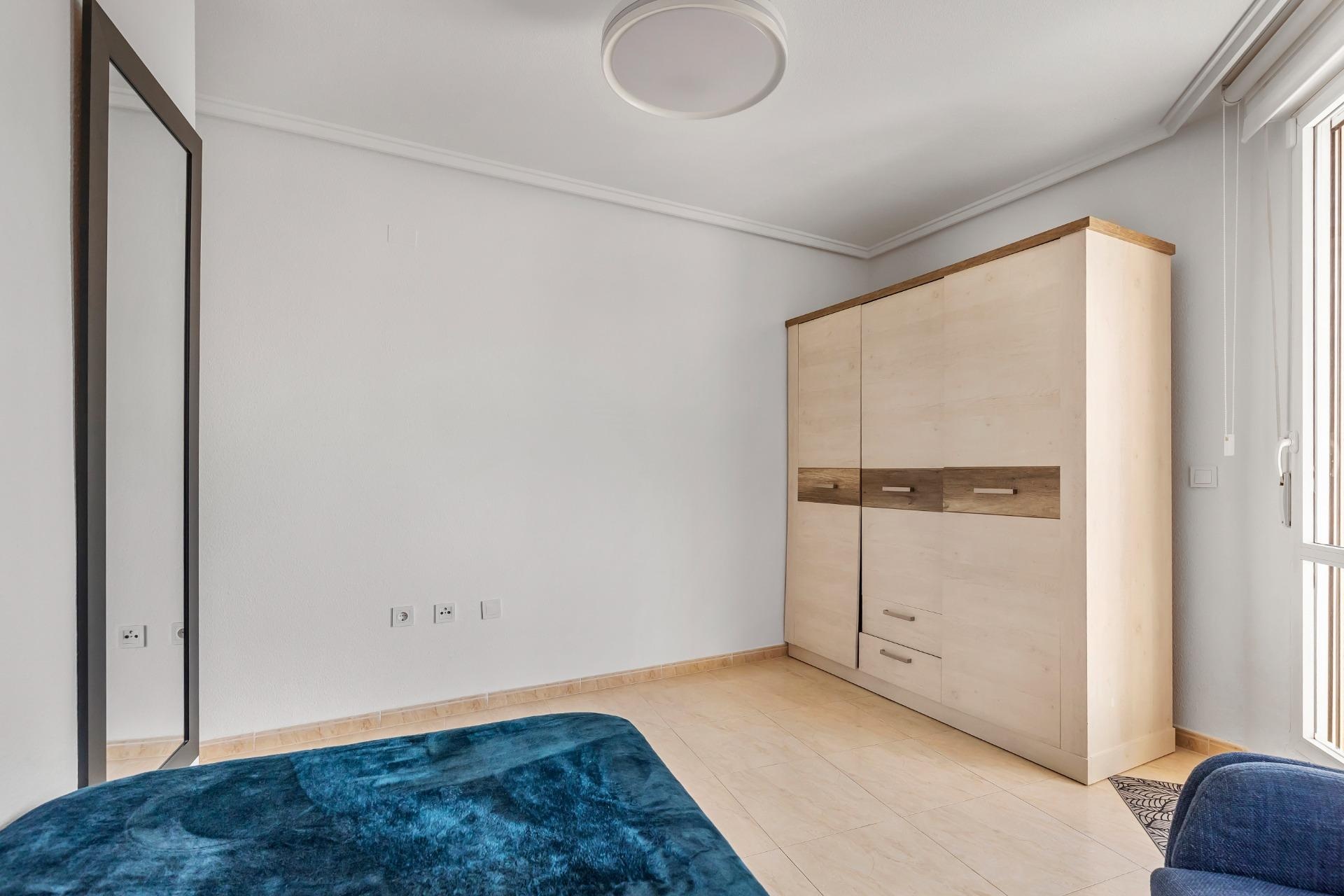 Resale - Apartment / Duplex - Torrevieja - Estacion de autobuses