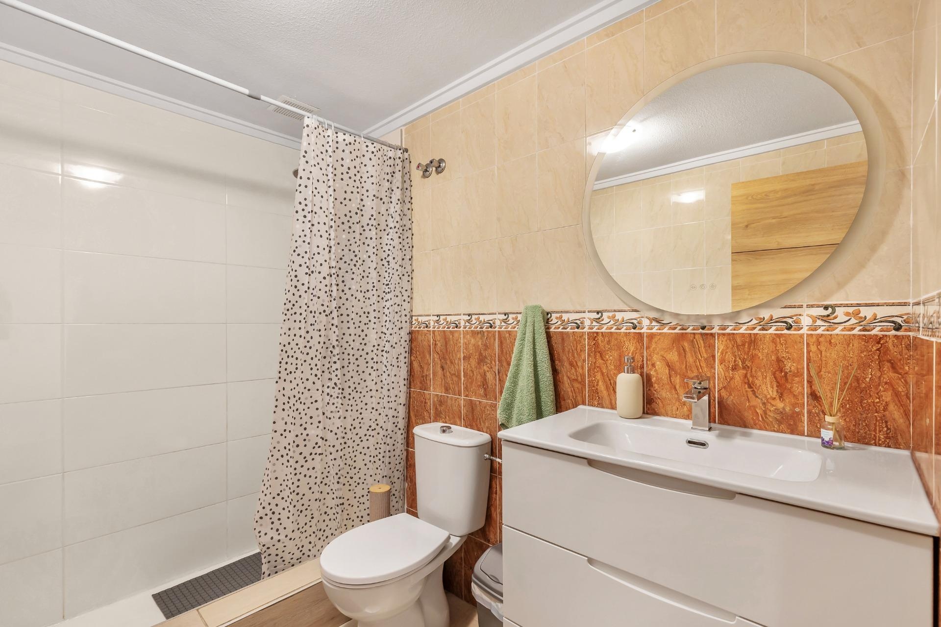 Resale - Apartment / Duplex - Torrevieja - Estacion de autobuses