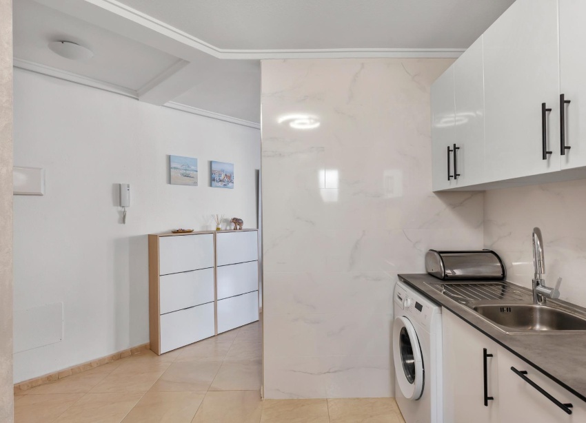 Resale - Apartment / Duplex - Torrevieja - Estacion de autobuses