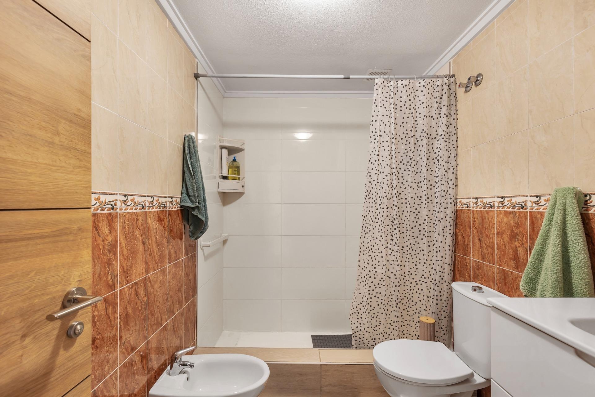 Resale - Apartment / Duplex - Torrevieja - Estacion de autobuses