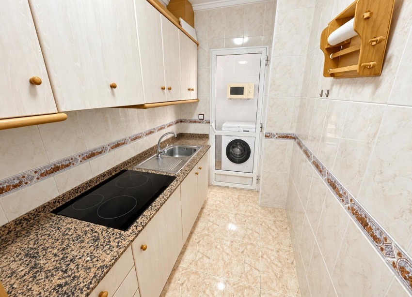 Resale - Apartment / Duplex - Torrevieja - Estacion de autobuses
