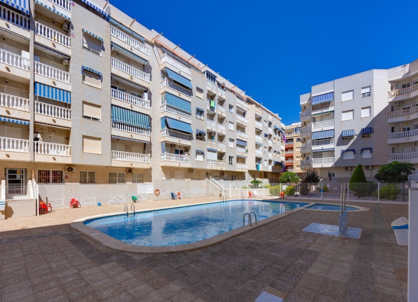 Resale - Apartment / Duplex - Torrevieja - Estacion de autobuses