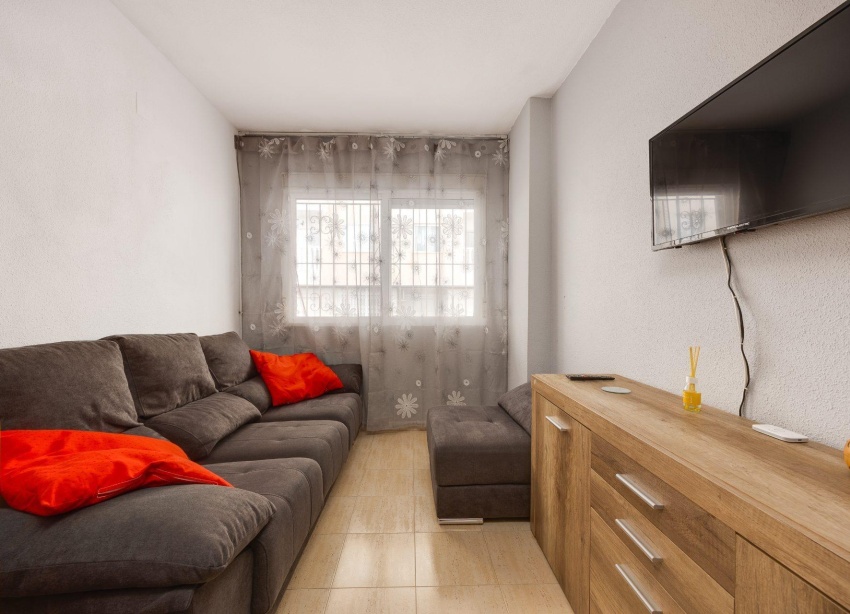 Resale - Apartment / Duplex - Torrevieja - Estacion de autobuses