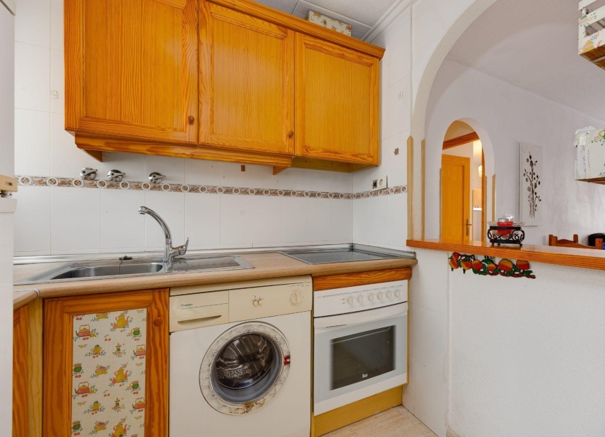 Resale - Apartment / Duplex - Torrevieja - Estacion de autobuses
