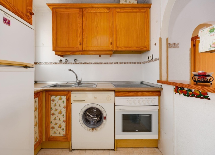 Resale - Apartment / Duplex - Torrevieja - Estacion de autobuses