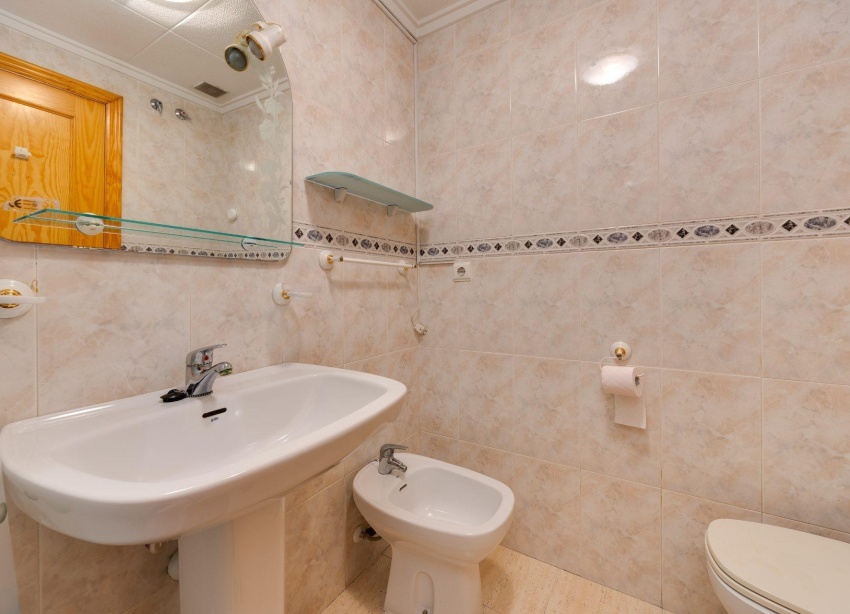 Resale - Apartment / Duplex - Torrevieja - Estacion de autobuses