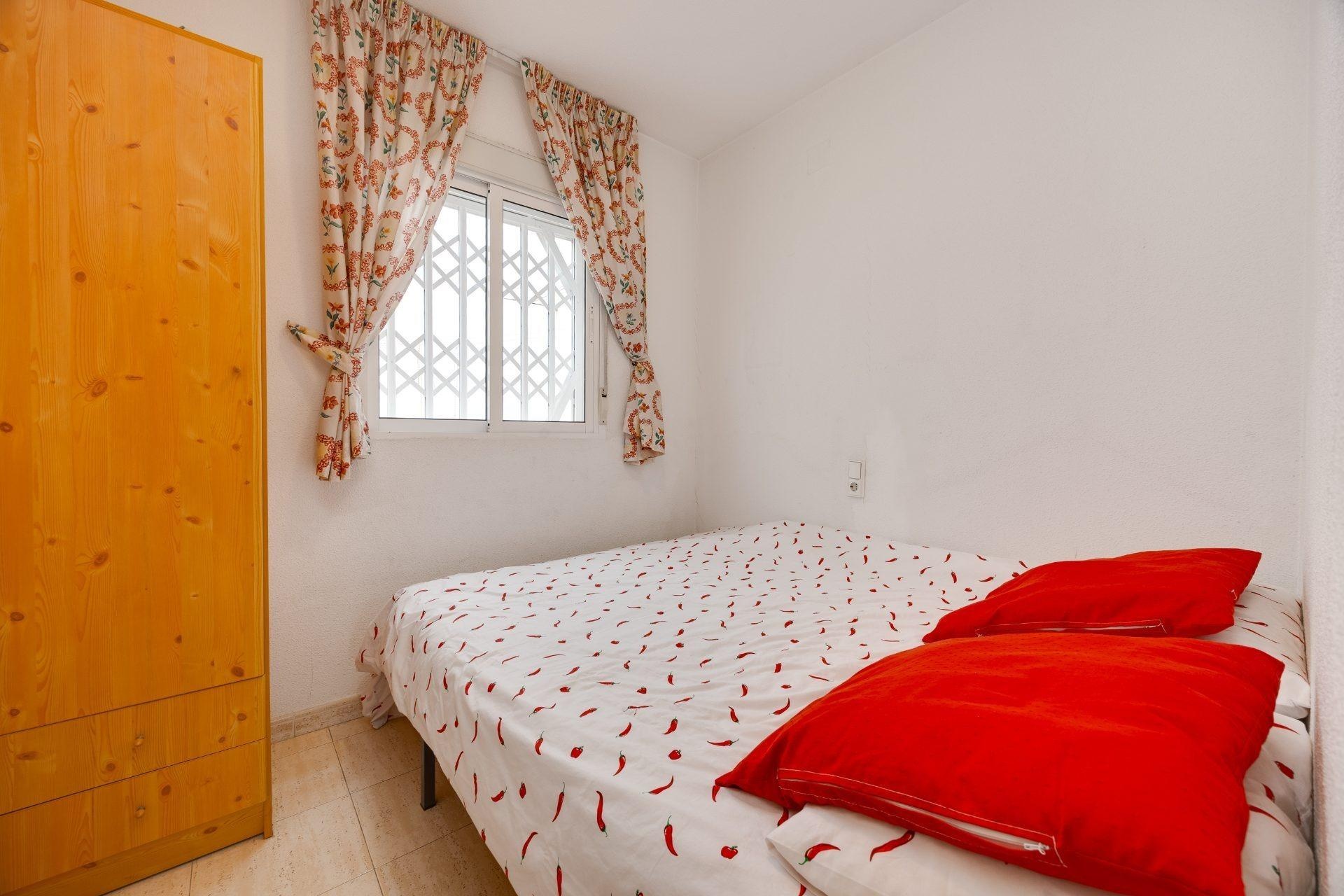 Resale - Apartment / Duplex - Torrevieja - Estacion de autobuses