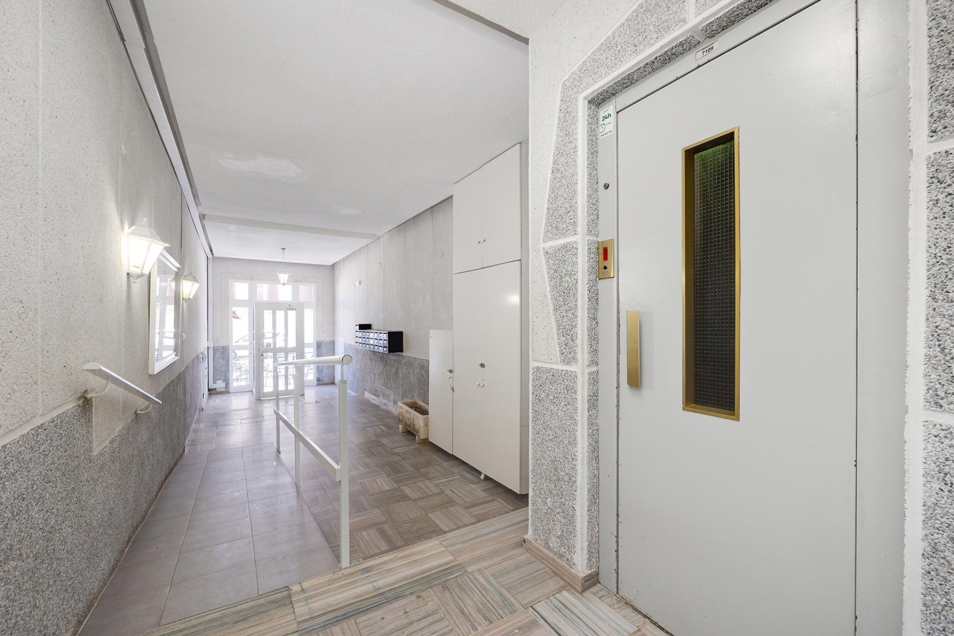 Resale - Apartment / Duplex - Torrevieja - La Mata