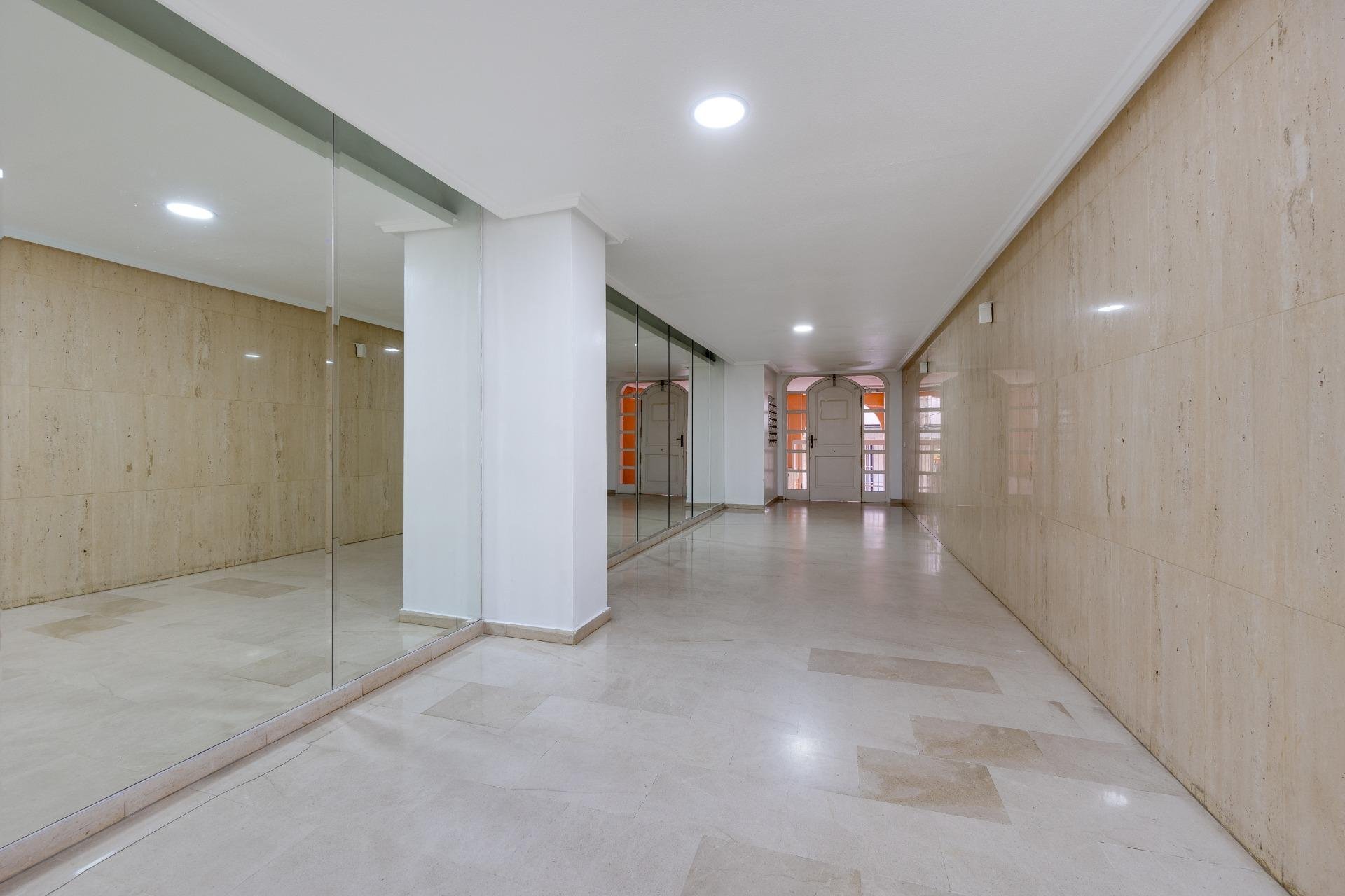 Resale - Apartment / Duplex - Torrevieja - La Mata