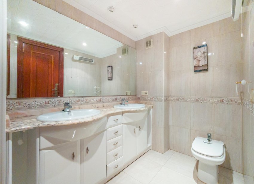 Resale - Apartment / Duplex - Torrevieja - La Mata