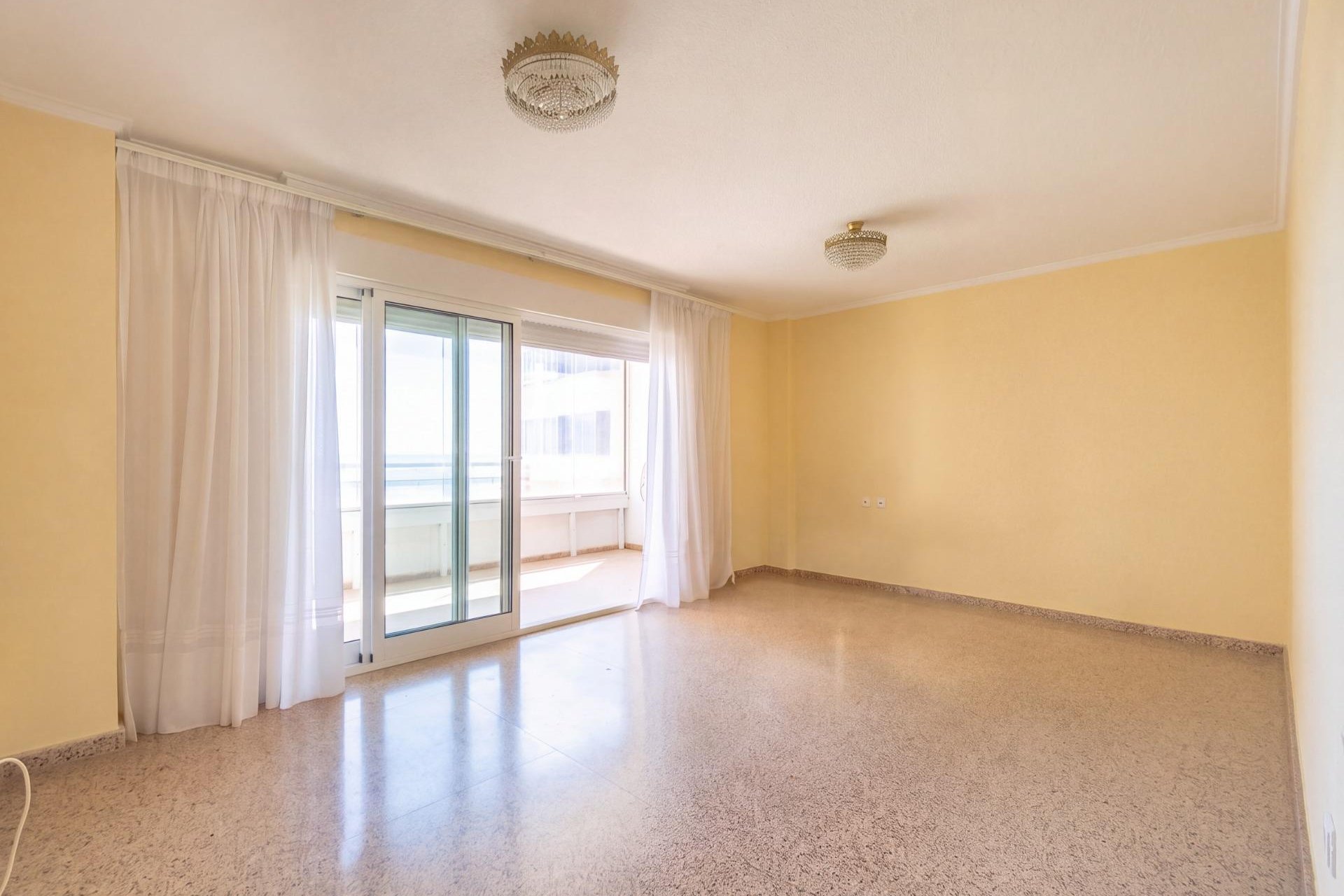 Resale - Apartment / Duplex - Torrevieja - La Mata