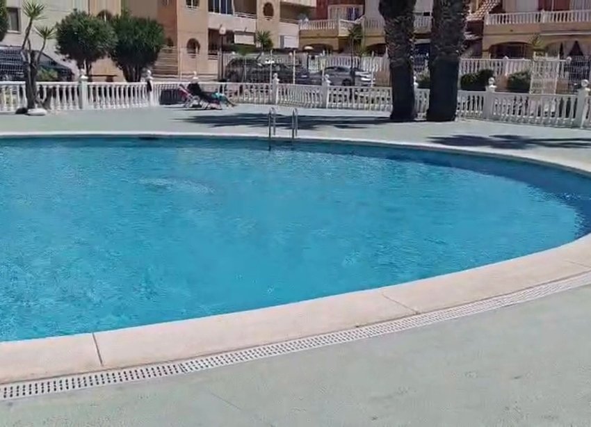 Resale - Apartment / Duplex - Torrevieja - La Siesta