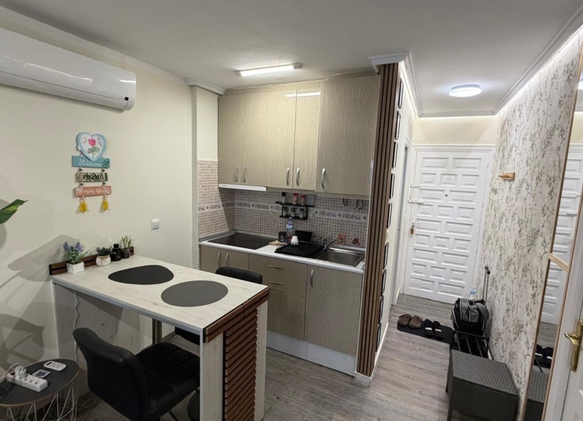Resale - Apartment / Duplex - Torrevieja - La Siesta