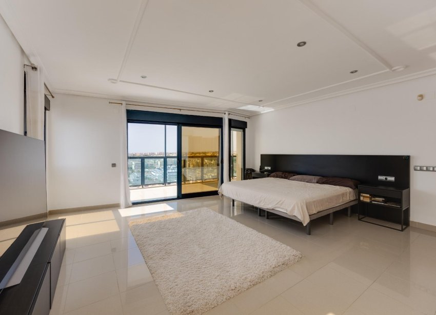 Resale - Apartment / Duplex - Torrevieja - La Veleta
