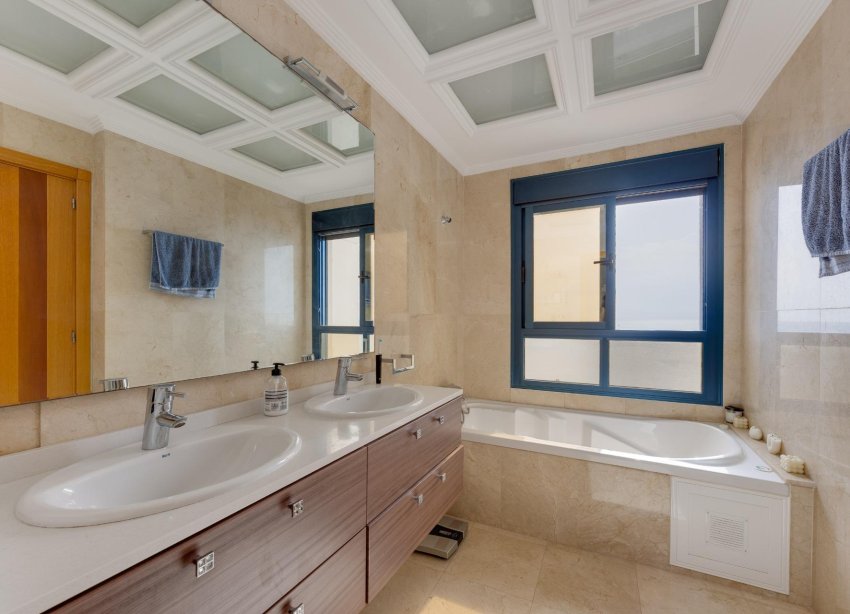 Resale - Apartment / Duplex - Torrevieja - La Veleta
