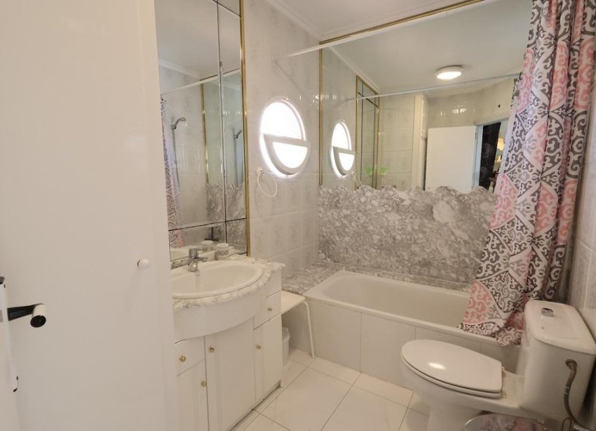 Resale - Apartment / Duplex - Torrevieja - Los Balcones