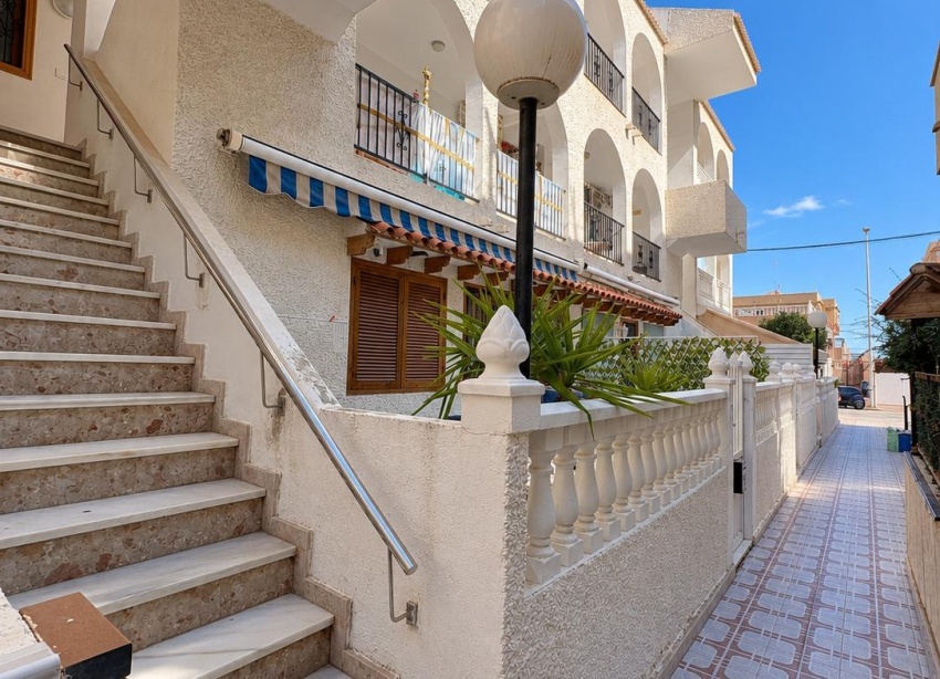 Resale - Apartment / Duplex - Torrevieja - Los Europeos