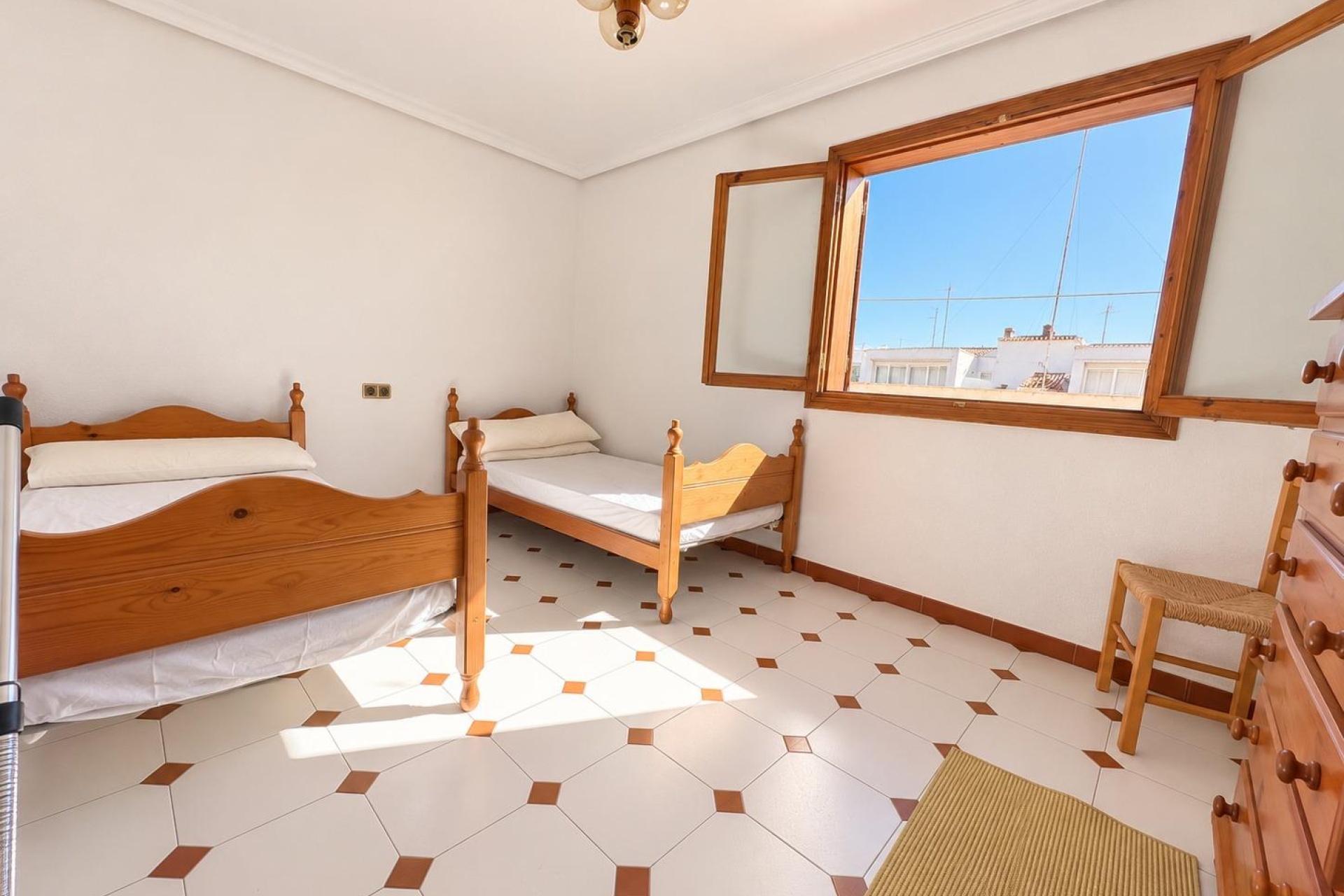 Resale - Apartment / Duplex - Torrevieja - Los Europeos