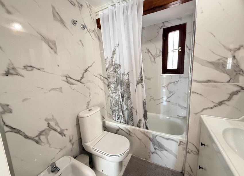 Resale - Apartment / Duplex - Torrevieja - Playa de los Locos