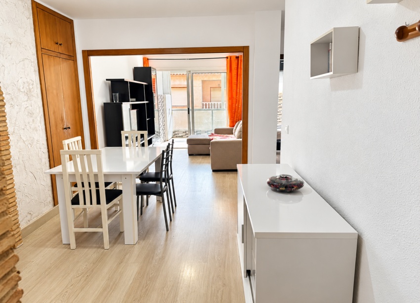 Resale - Apartment / Duplex - Torrevieja - Playa de los Naufragos